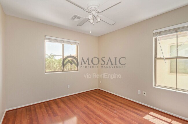 Building Photo - 4540 E Los Alamos St