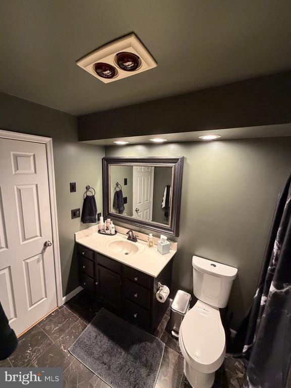 Building Photo - 281 Tall Oak Dr