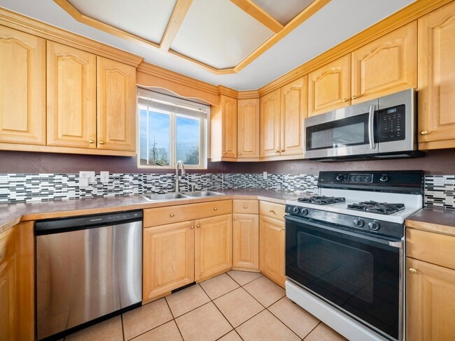 Building Photo - Beautiful home for rent!