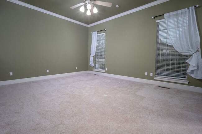 Building Photo - Executive (5) Bed/(4.5) Bath + Study Avail NOW! Must-See Amenities!