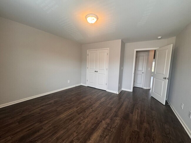 Building Photo - Spacious and Well-Appointed 3BR/2BA Home in Flowery Branch