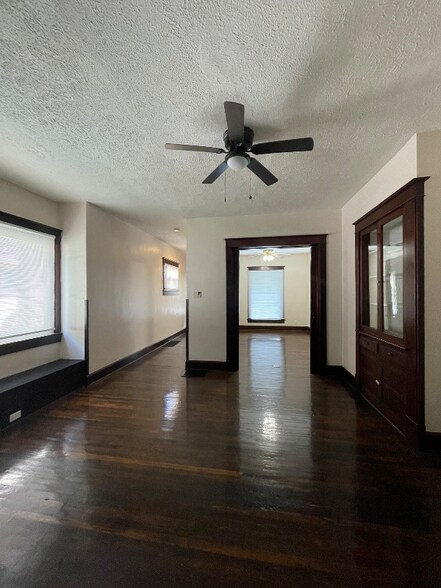 Building Photo - 22 Hendricks Pl