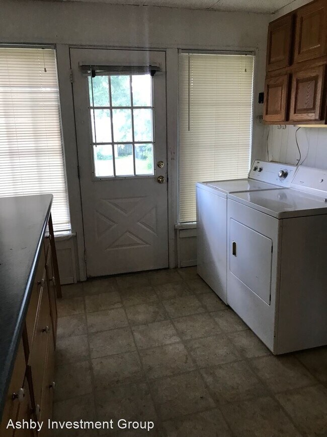 Building Photo - 2 br, 1 bath House - 2708 West Virginia