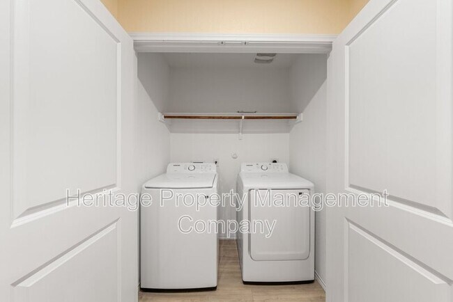 Building Photo - 140 Wood Moss Dr