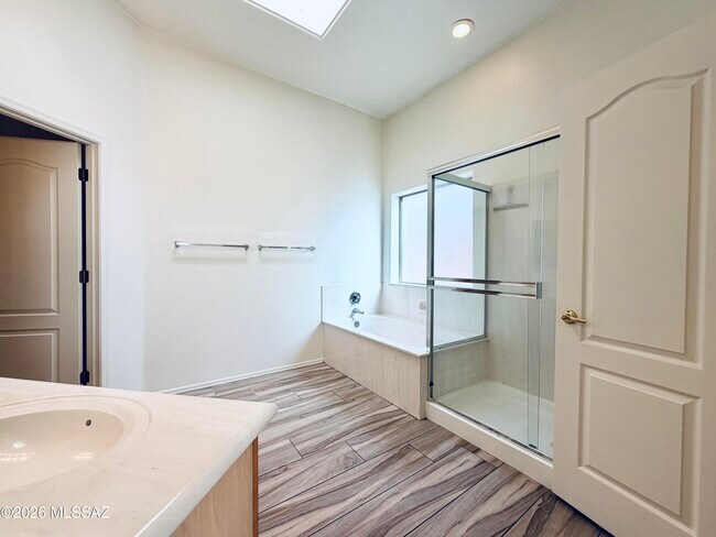 Building Photo - 5206 N Canyon Rise Pl