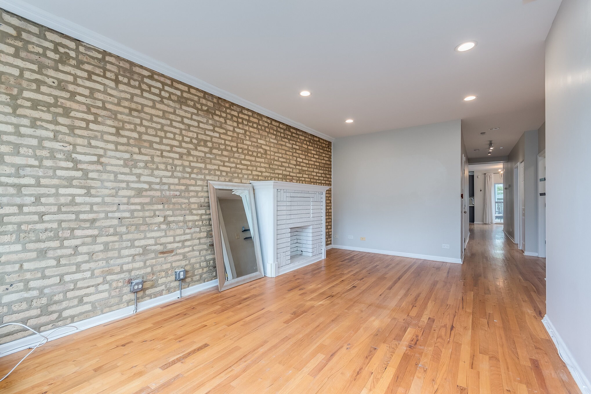 Building Photo - 1517 W Jonquil Ter
