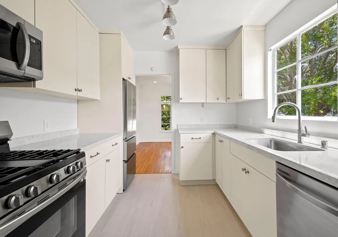 Building Photo - 4707 Finley Ave