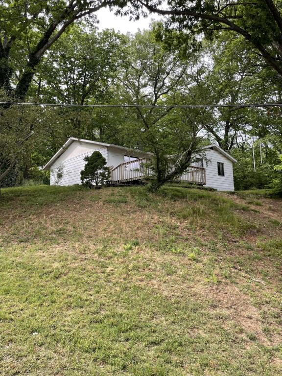 Building Photo - 4189 Woodland Dr