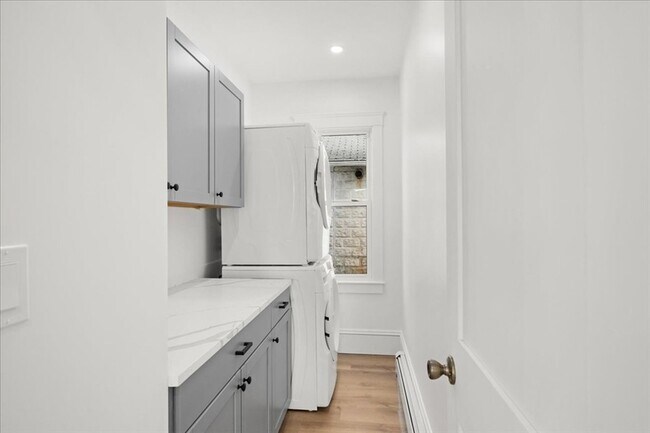 Building Photo - 183 Vernon St