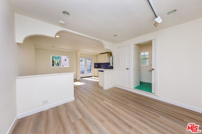 Building Photo - 6431 Maryland Dr