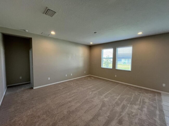 Building Photo - 12119 Ledbury Commons Dr