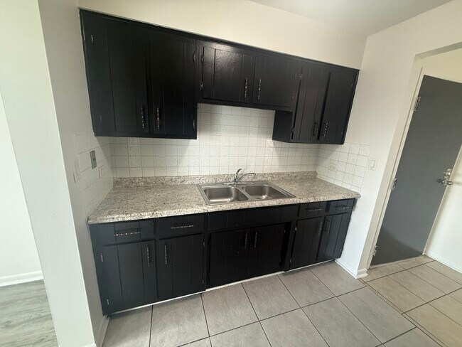 Building Photo - 2310 N Harlem Ave
