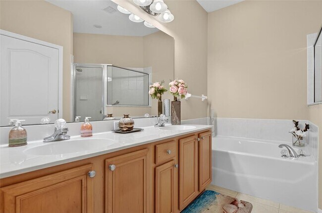 Building Photo - 5717 Heronpark Pl