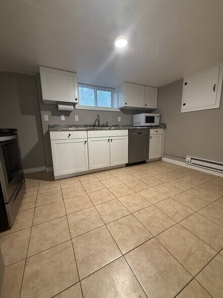 Building Photo - 311 N Broadway St