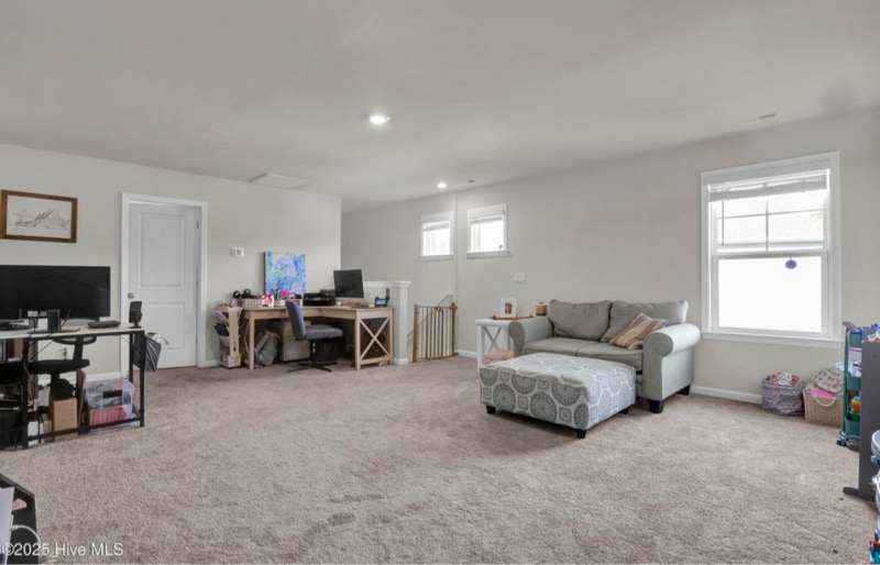 Building Photo - 210 Avocet Wy