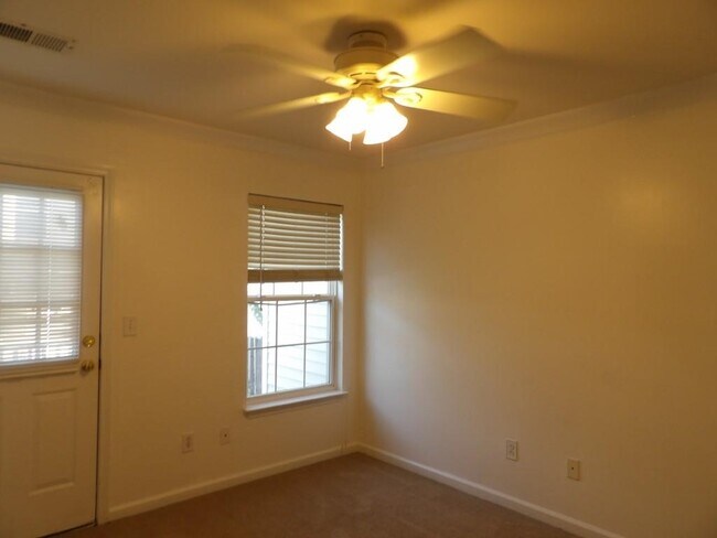 Building Photo - 121 Barnacle Ln