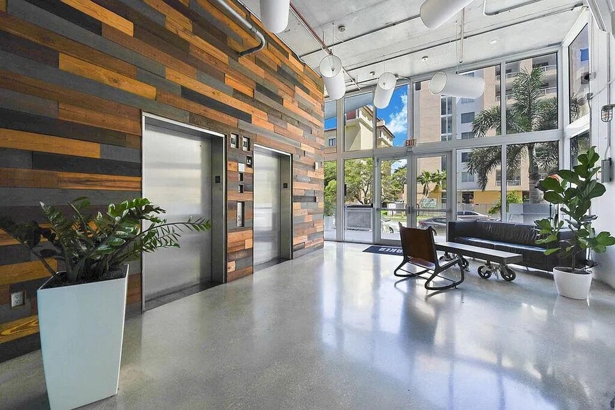 Lobby - 444 NE 30th St