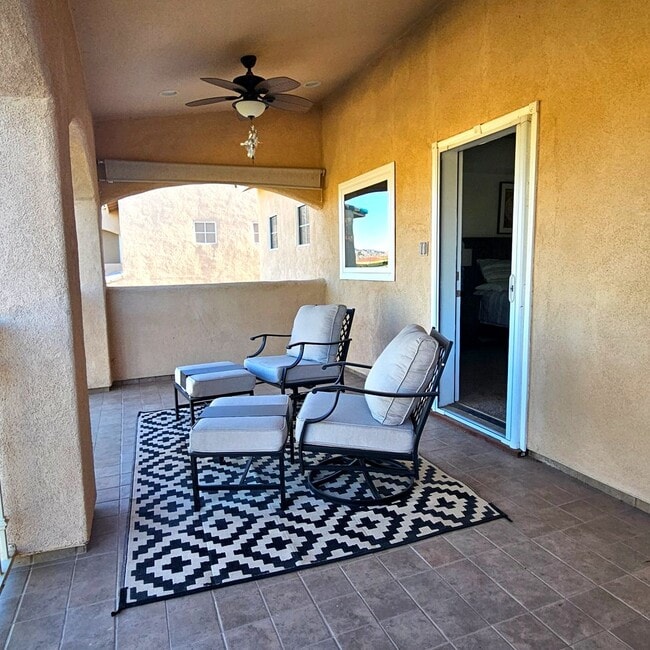 Building Photo - Golf Course Rental Property!