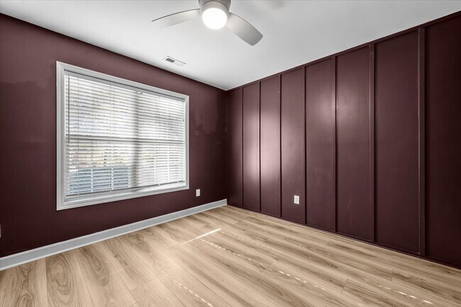 Building Photo - 43 S Lakeshore Dr