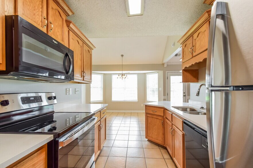 Building Photo - 8359 Olivia Ln