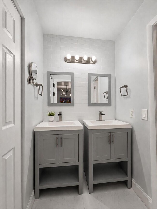 Building Photo - Northwest 2nd Court, Deerfield Beach, FL 33442 - 3 BR 2 BA house