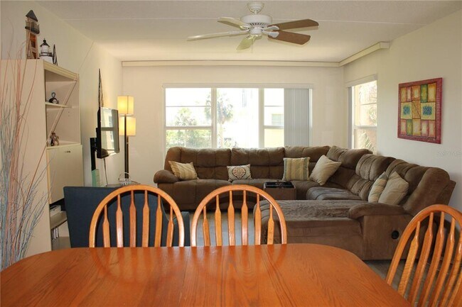 Building Photo - 3810 Gulf of Mexico Dr