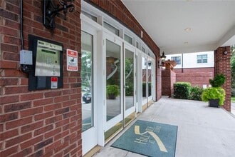 Building Photo - 3275 Lenox Rd NE