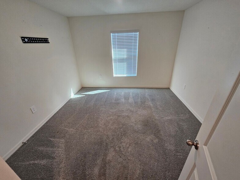 Building Photo - 487 W Back Nine Cir