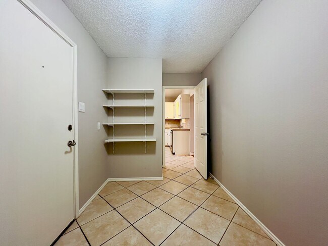 Building Photo - Great 3/2/2 Located in Frenship ISD