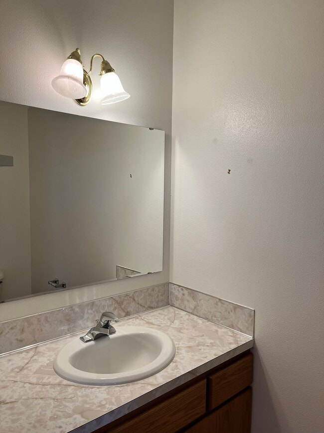 Building Photo - View Home in Poulsbo