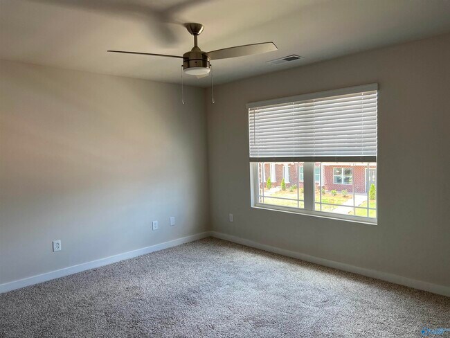 Building Photo - 407 Falls Pointe