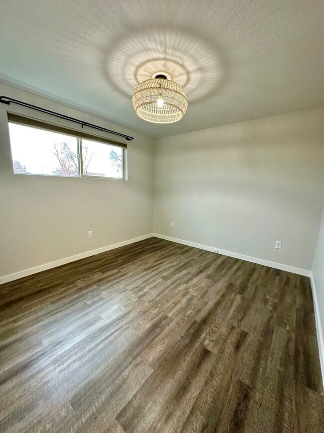 Building Photo - 1139 SW Indian Ave