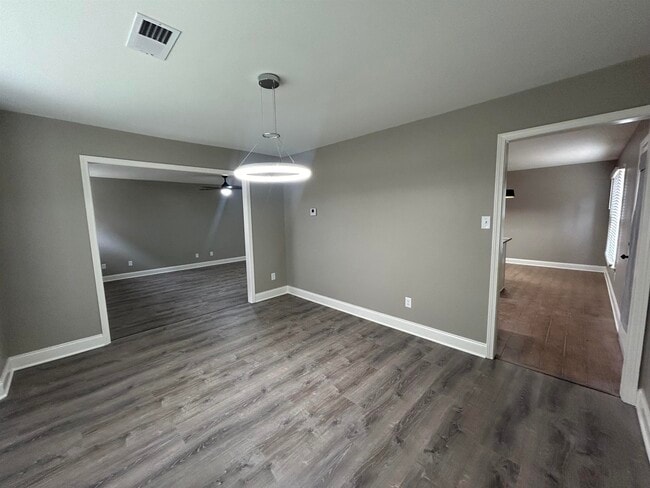 Building Photo - 4031 Sawgrass Dr