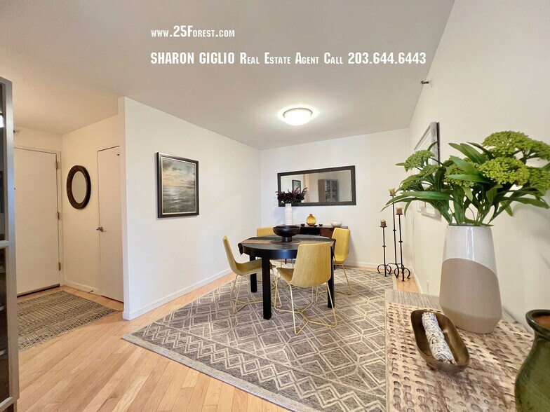 Den/Dining Area - 25 Forest St