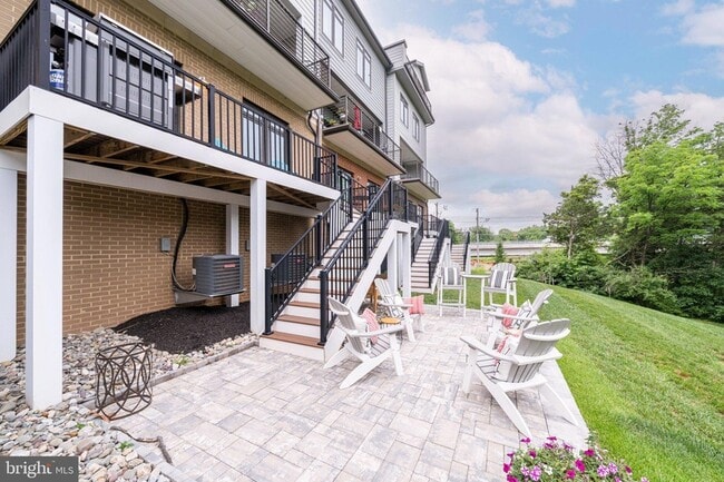 Building Photo - 1521 Ribbon Limestone Terrace SE