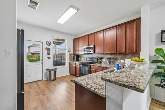 Building Photo - 216 La Dera Dr