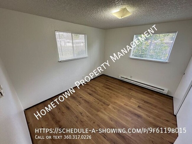 Building Photo - 335 Dennis St SE