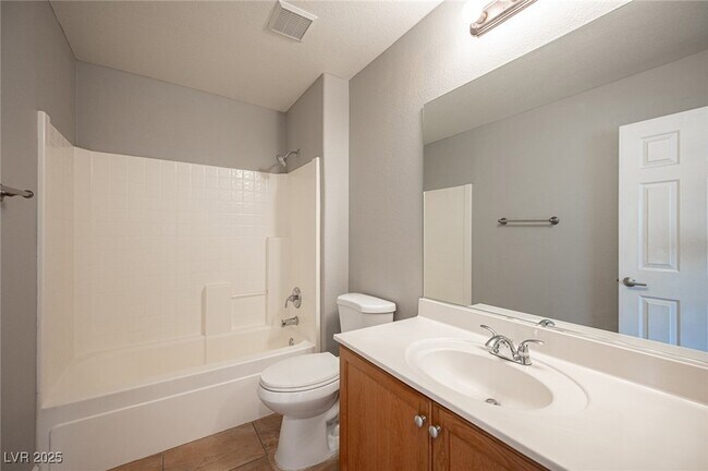 Building Photo - 211 Wicked Wedge Way