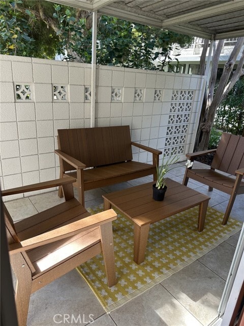 Building Photo - 754 Avenida Majorca