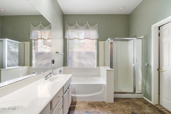 Building Photo - 10527 E Tierra Buena Ln