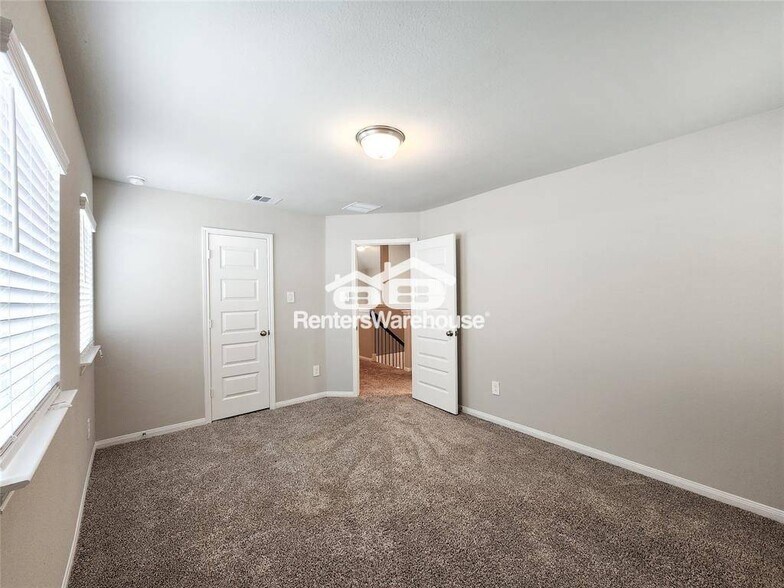 Building Photo - 10714 Clfs Vw Dr