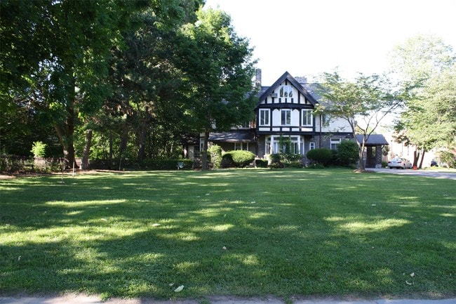 Photo - 950 East Avenue - K