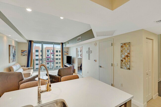 Building Photo - 480 Hibiscus St