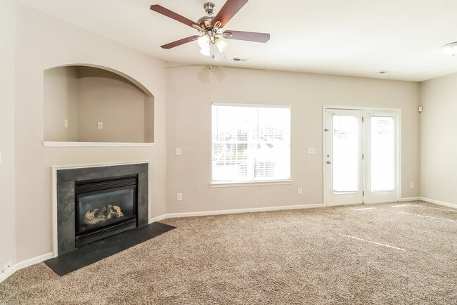 Building Photo - 9240 Ducati Ln