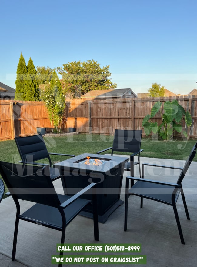 Building Photo - 6005 W W Dr