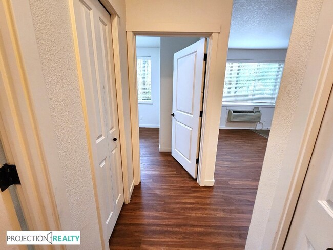 Building Photo - 8061 NE Rockne Way