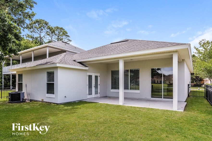 Building Photo - 13966 Devan Lee Dr N