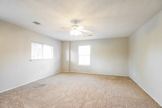 Building Photo - 19410 Pine Cluster Ln