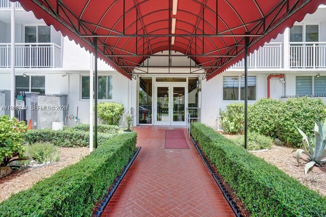 Building Photo - 1251 NE 108th St