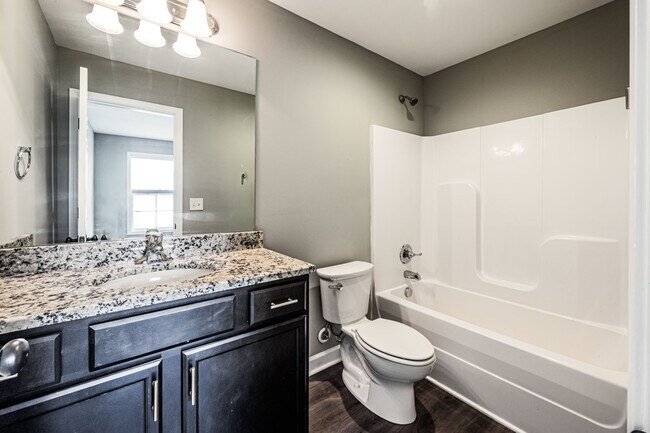 Building Photo - 195 Creekwood Ave